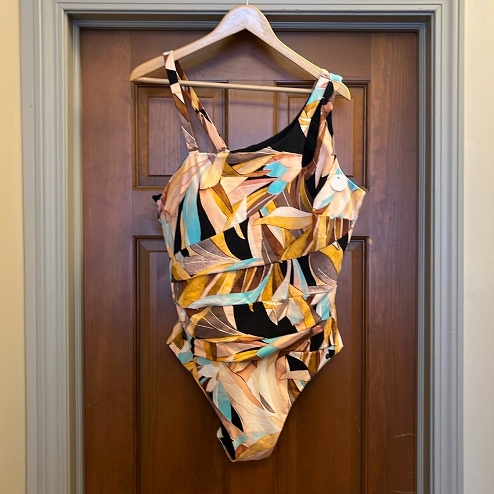 Calia by Carrie Underwood Tropical Print One-Piece Swimsuit Padding & Underwire